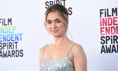 3.072 Haley Lu Richardson Fotos und hochauflösende Bilder